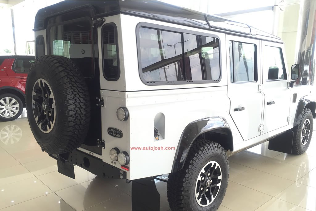 Land Rover Defender1