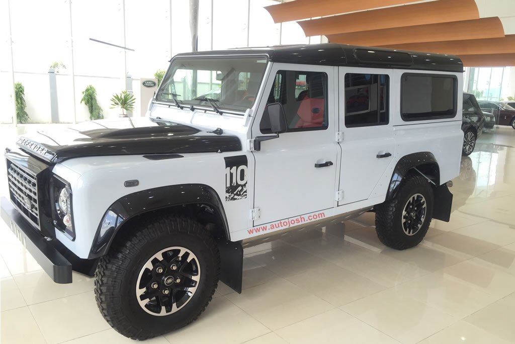 Land Rover Defender4