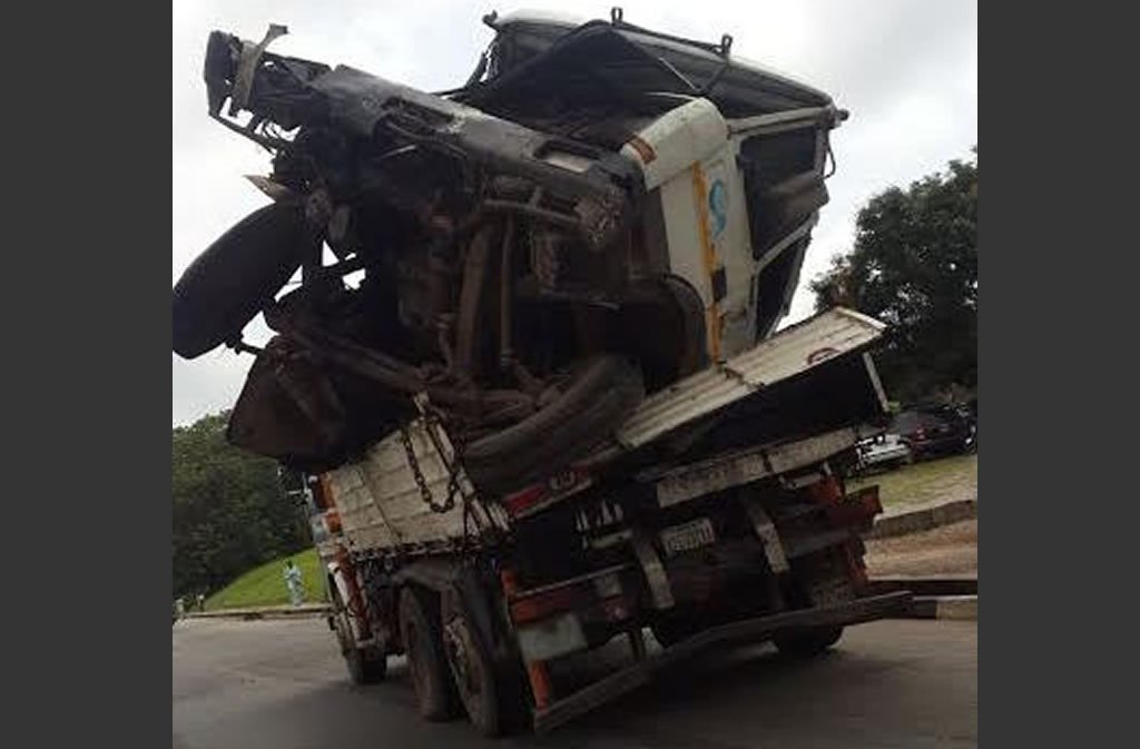 truck-carrying-another-dead-truck