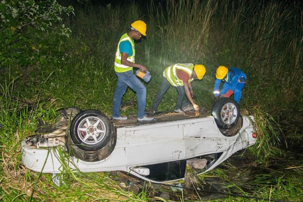 car-plunges-into-canal