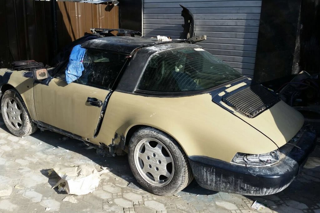 1990-porsche-911-carrera-4-targa