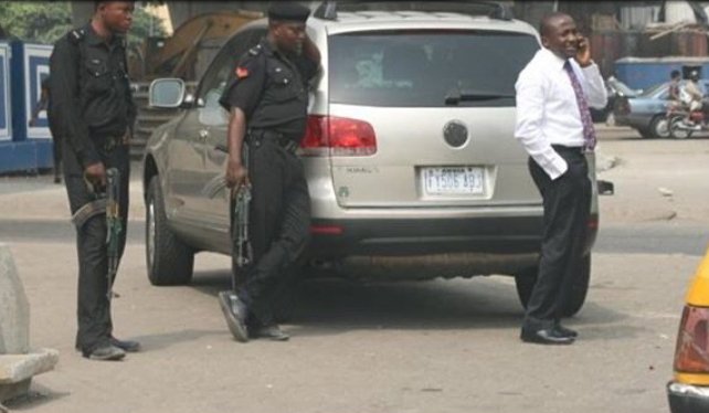 nigerian-police-bribe