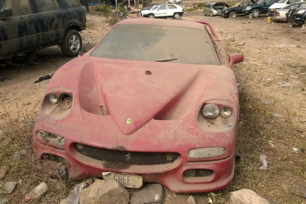 abandoned-ferrari-f50