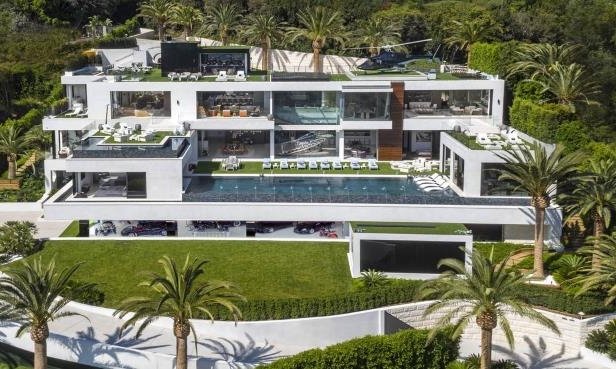 Check Out The Luxury Cars That Comes With The Most Expensive House