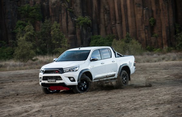 2017-toyota-hilux