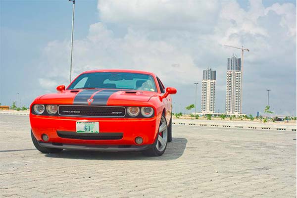 challenger srt mustang gt