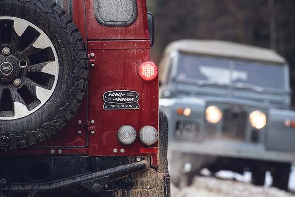 land-rover-defender-works-v8