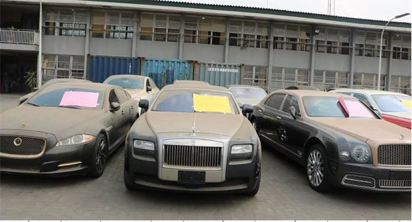image of cars impounded for not paying the right customs duty
