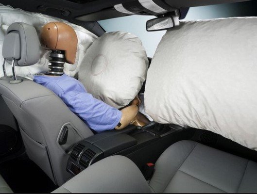 Airbag safety for short drivers - The Globe and Mail