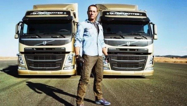 Van-Dammes-volvo-trucks-epic-split