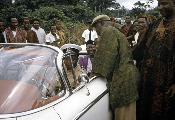 nnamdi azikiwe inside his car in 1959