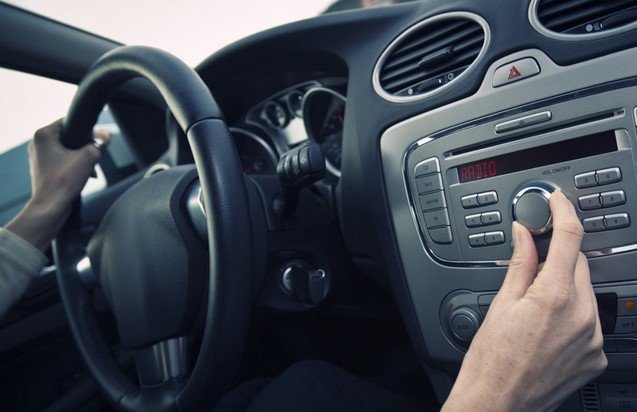 reducing the volume of the stereo in a car