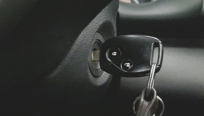 car key stuck in ignition