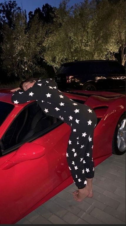 kylie jener ferrari 488 gift to mum