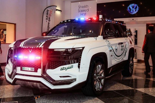 Today's Photos : Dubai's Ghiath Smart Patrols, The World's Most Advanced Police Car - autojosh 