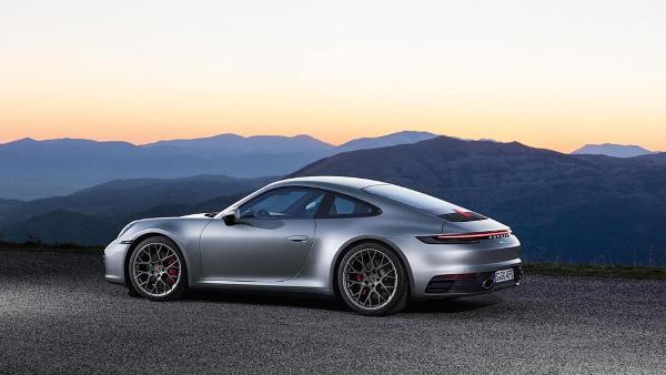 New Porsche 911