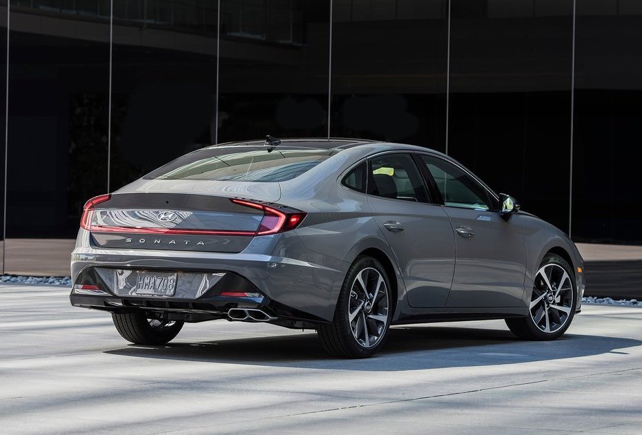 2020 hyundai sonata back view