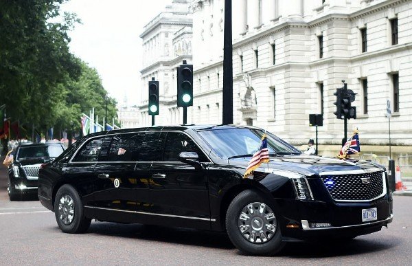 Donald Trump's $1.5m Cadillac Limo "The Beast" Brings UK BP Petrol Station  To A Standstill - AUTOJOSH