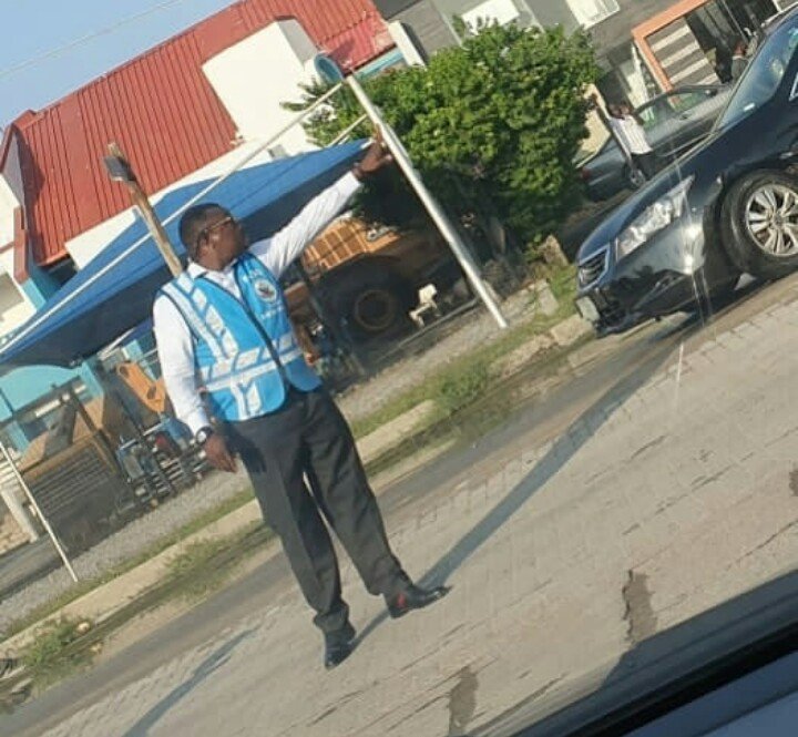 comedian alibaba controlling traffic as an FRSC special marshal