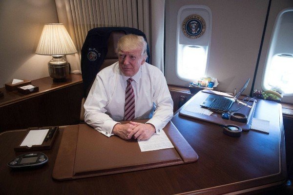 Air force one outlet conference room