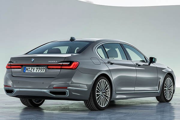 BMW Set To Discontinue The 7 Series V12 Engine Due To Strict Emission Laws