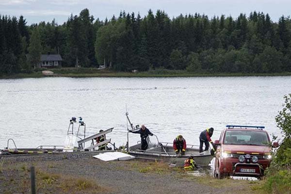 [Image: skydiving-Plane-Crash-1.jpg]