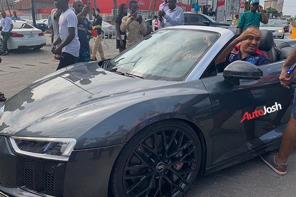 daddy freeze in an Audi R8 Spyder