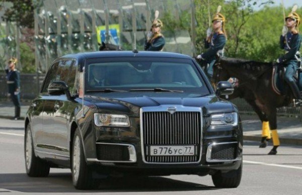  russia-decontaminates-vladimir-putins-Aurus-Senat-L700-limousine-coronavirus