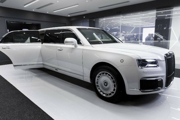 Russia-Made Aurus Senat Luxury Sedan Unveiled at Moscow Motorshow