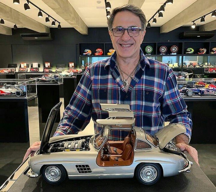 mercedes benz 300 sl gullwing model car