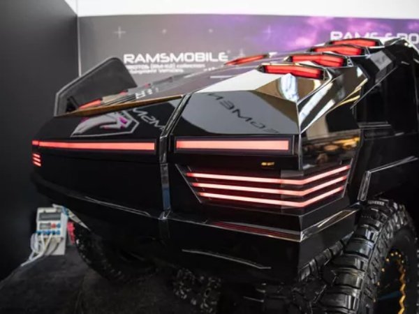 $1m-Ramsmobile-RM-X2-Bulletproof-Luxury-Tank-14