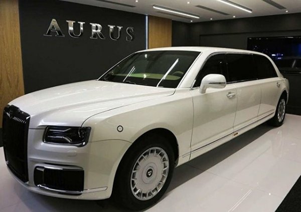 putins-limo-aurus-senat-sedan-crash-test