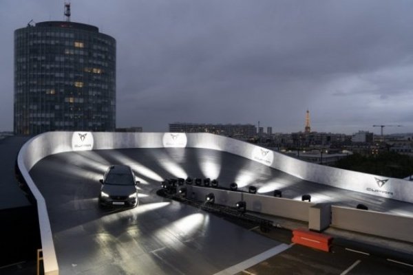 Cupra-Ateca-Rooftop-Racetrack-Paris-6