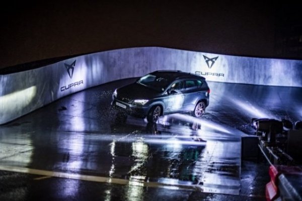 Cupra-Ateca-Rooftop-Racetrack-Paris-6