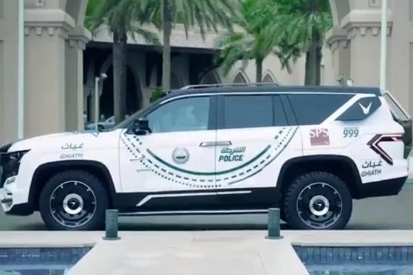 dubai-police-Cybertruck