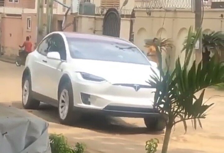 Tesla Model X nigerian road