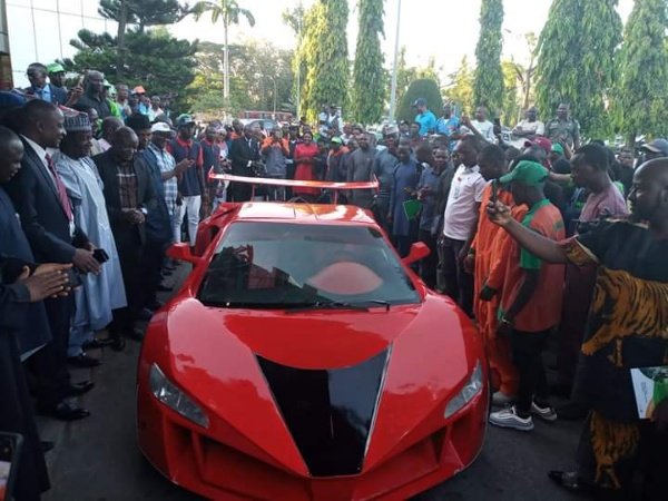 Nigerian-Unveils-Carbon-Fibre-Bennie-Purrie-Sports-Car