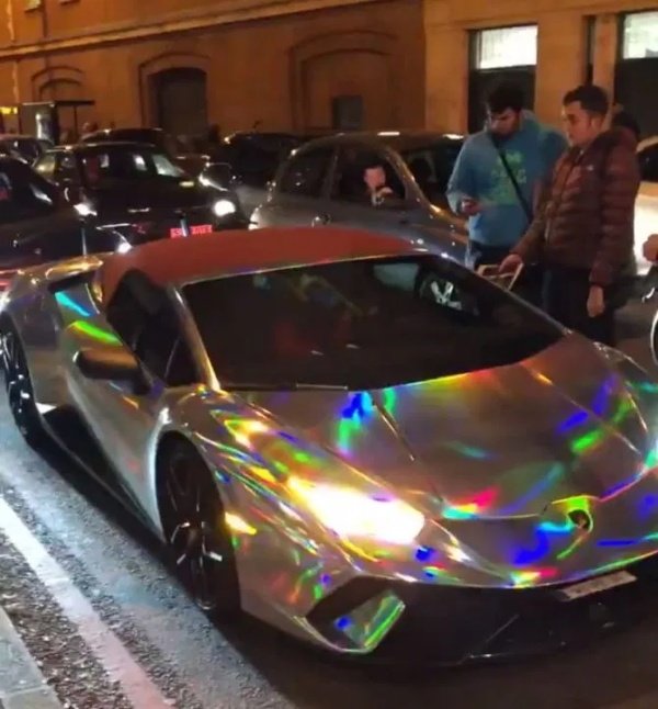 Arsenal Star Aubameyang Crashes 125 Million Silver Lamborghini