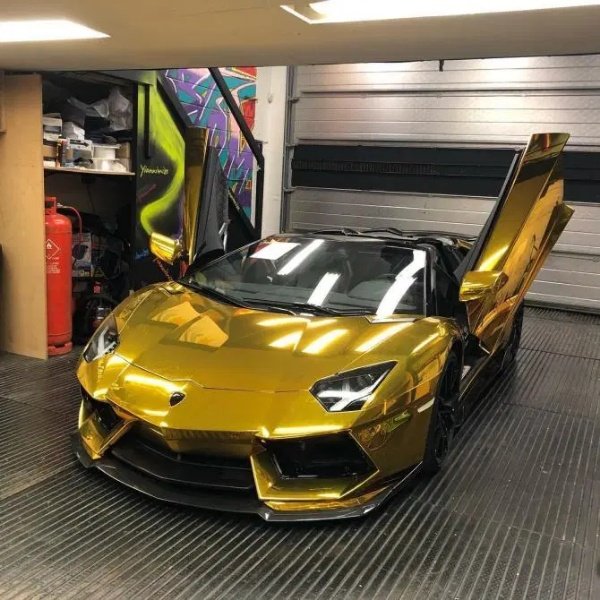 Pierre-Emerick-Aubameyang-Lamborghini-Aventador