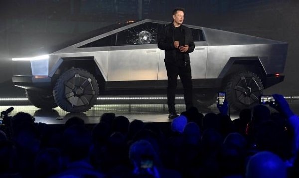 Tesla-Cybertruck-Pickup-Truck-Armoured-Unbreakable-Windows-Shatters