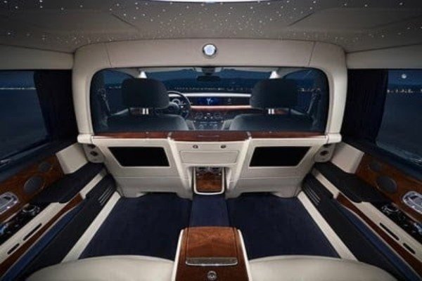 This Video Tour Shows Why Rolls-Royce Phantom 8 Cost Over ₦400 Million In Nigeria - autojosh 