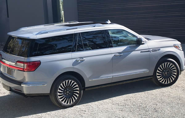 Lincoln-Navigator-Concept-Gull-wing-Doors