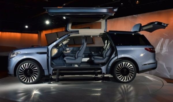 Lincoln-Navigator-Concept-Gull-wing-Doors