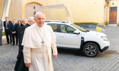 Popemobile-Pope-Francis-Dacia-Duster