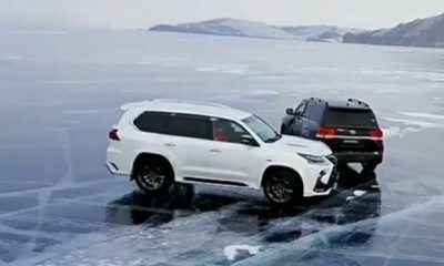 Toyota-LC200-Lexus-LX570-Collide-Ice-Drifting-Frozen-Russian-Lake