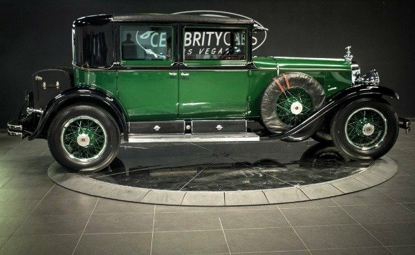 1928-bulletproof-cadillac-american-gangster-al-capone-scarface-$1-million