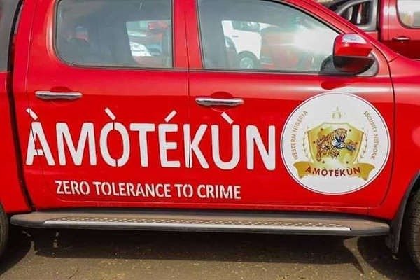 Oyo Amotekun leader dies in accident after crashing his notorcycle while trying to avoid pothole - autojosh 