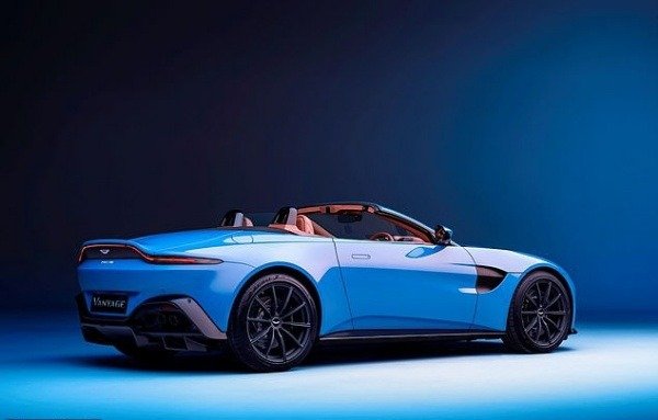 2021-aston-martin-roadster