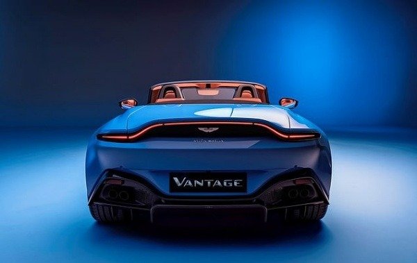 2021-aston-martin-vantage-roadster-convertible