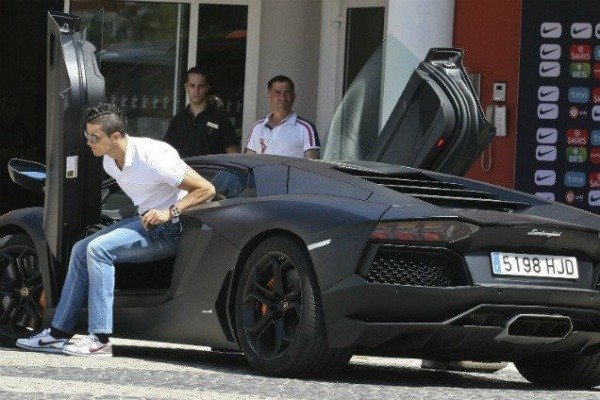 cristiano-ronaldos-car-collections